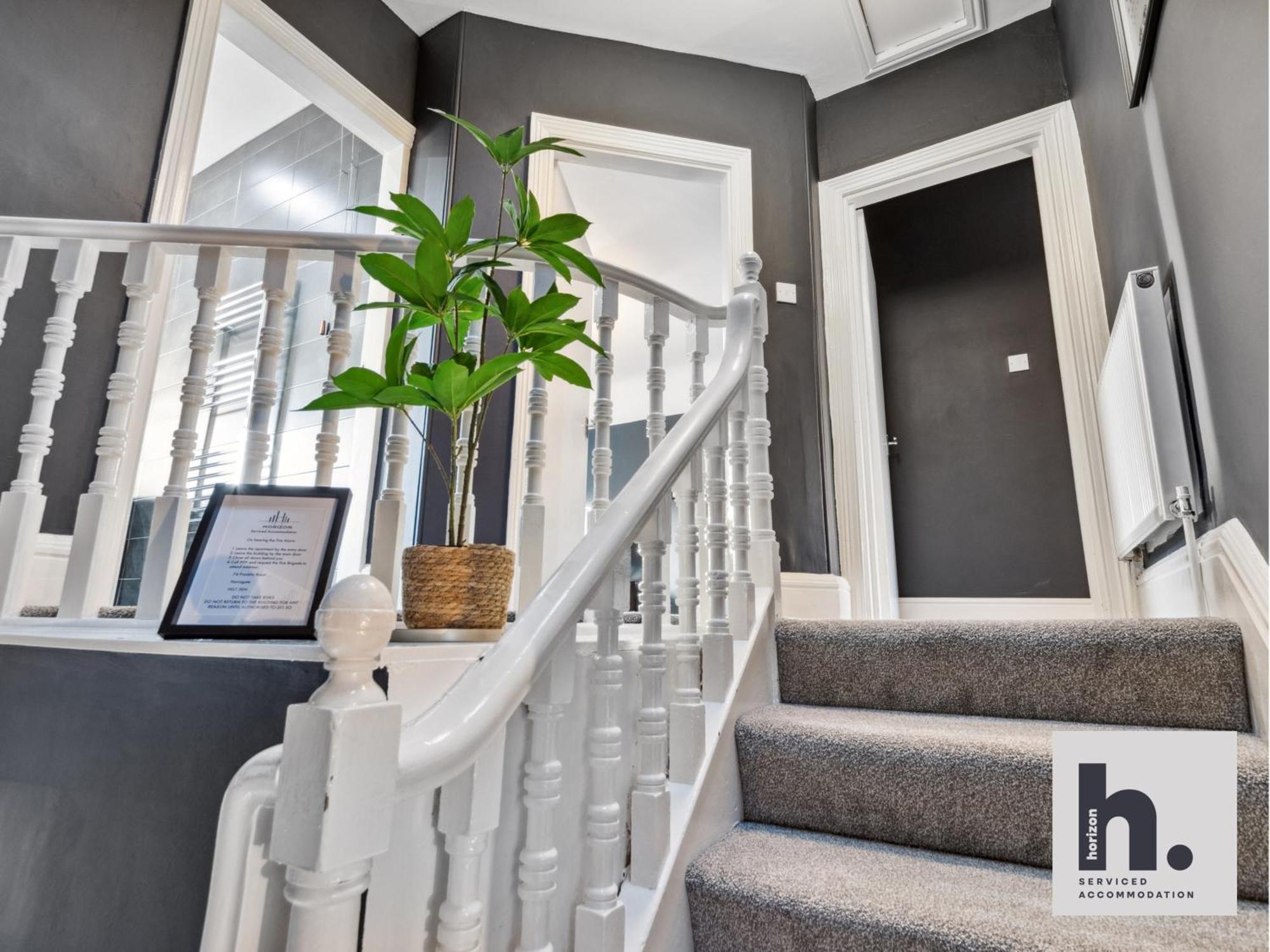 Free Parking - Penthouse - Business Stays - Relocating - St Harrogate Exterior photo